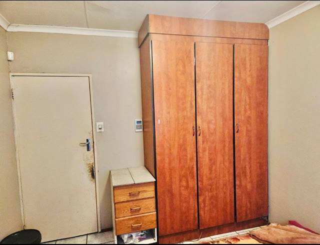2 BEDROOM HOUSE SOLD IN IVY PARK